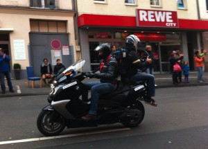 The LiveU LU70 transmitted images to the Cologne Marathon Web site from motorcycles on the route.