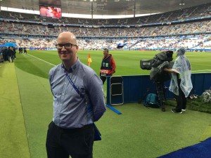 Tom Hawkins, UEFA TV Match Operations Information Specialist, pitch-side at KO-1 hour for Italy v Spain in Stade de France June 27