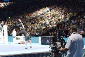 Andy Murray gets into the swing of things at The O2 on 14 November (Photo by Patrik Lundin/Getty Images)