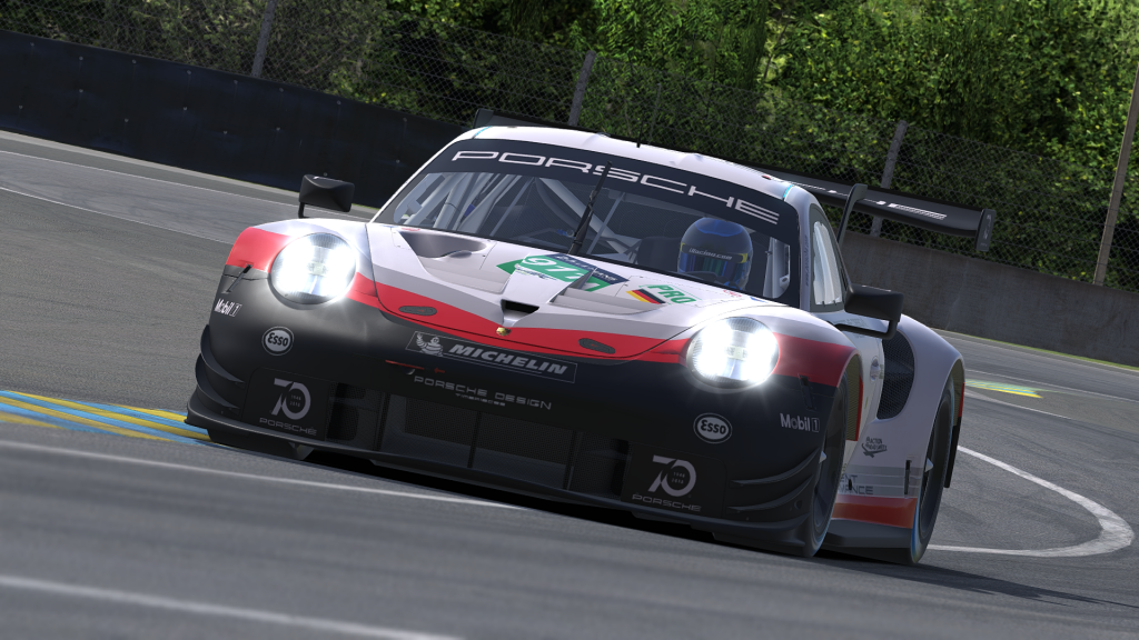 Motorsports racing simulation gets its speed on at iRacing with